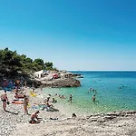 Lovely In Ližnjan